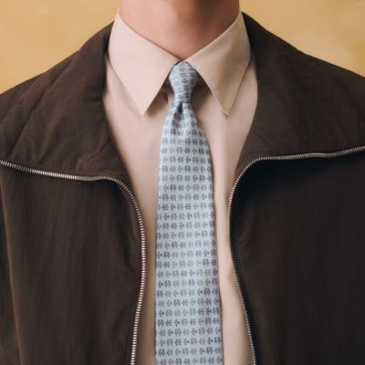 エルメス Hermès ネクタイ&amp;ポケットチーフ セット 使用感少 美品 エルメス HERMES 幾何学模様 ネクタイ 箱・ポケットチーフセット